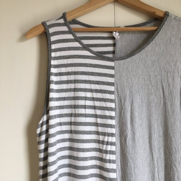 Cable & Gauge Grey and White Long Striped Eclectic A-line Tank Top - Picture 3 of 13
